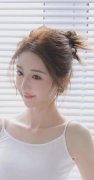 一边伸舌一边喘息叫能够看到舌头